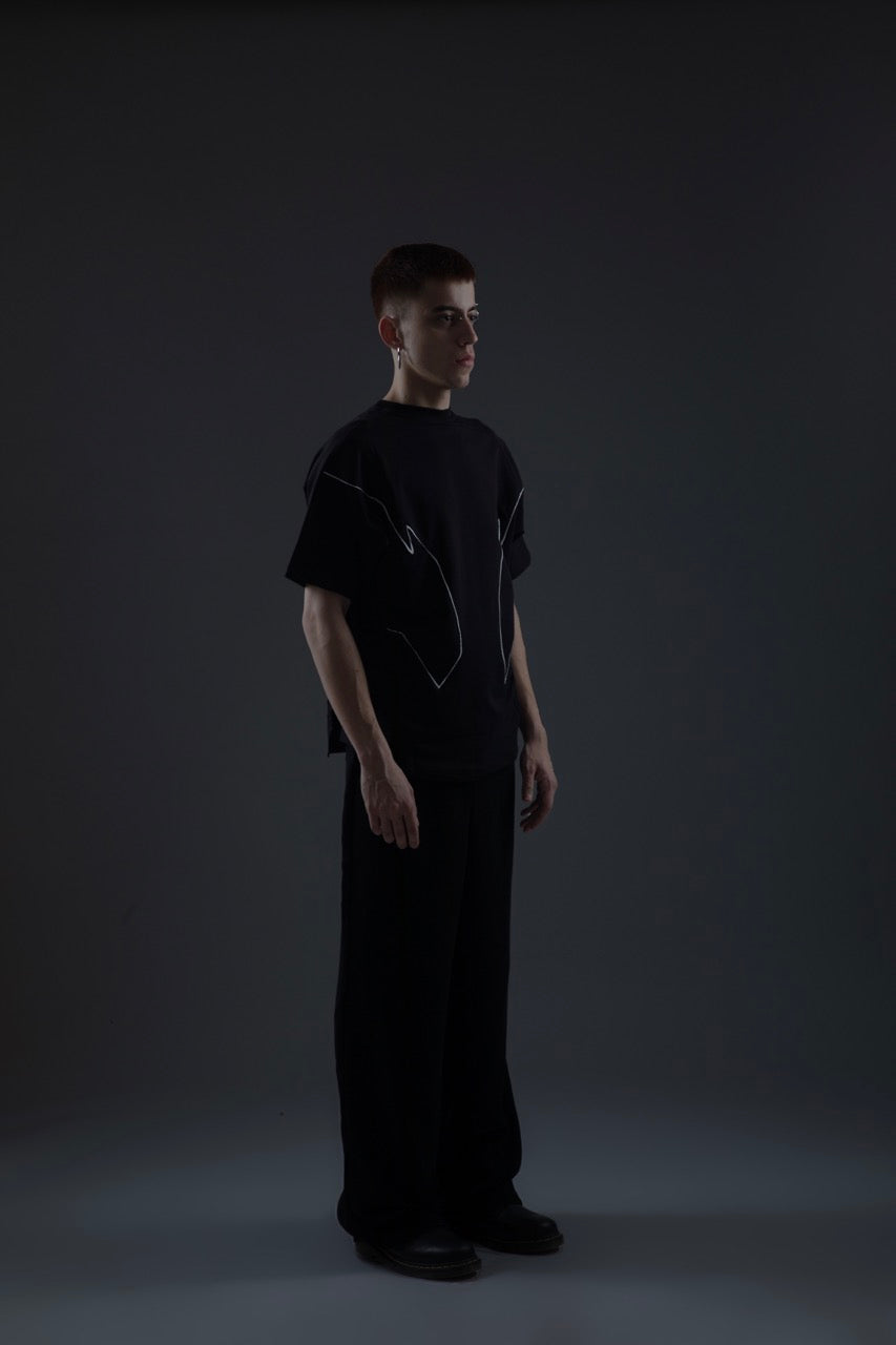 Black mono piped tee