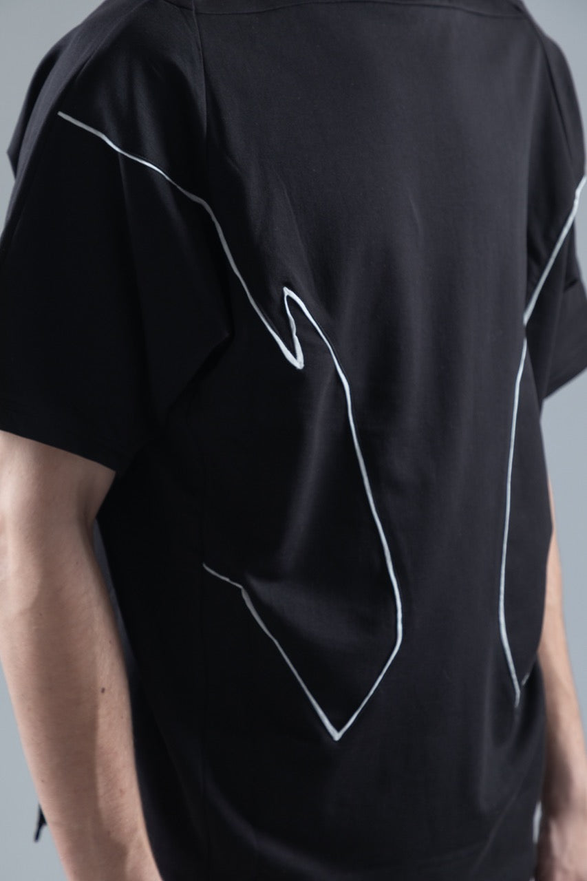 Black mono piped tee
