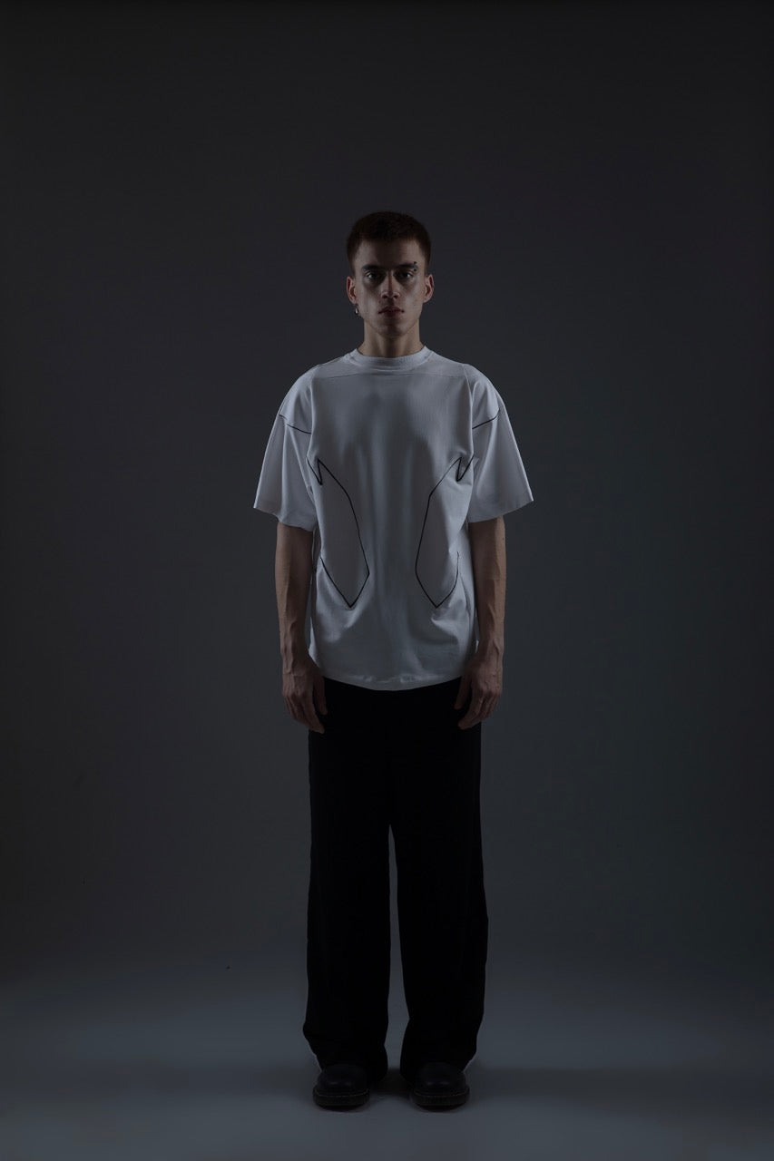 WHITE MONO PIPED TEE