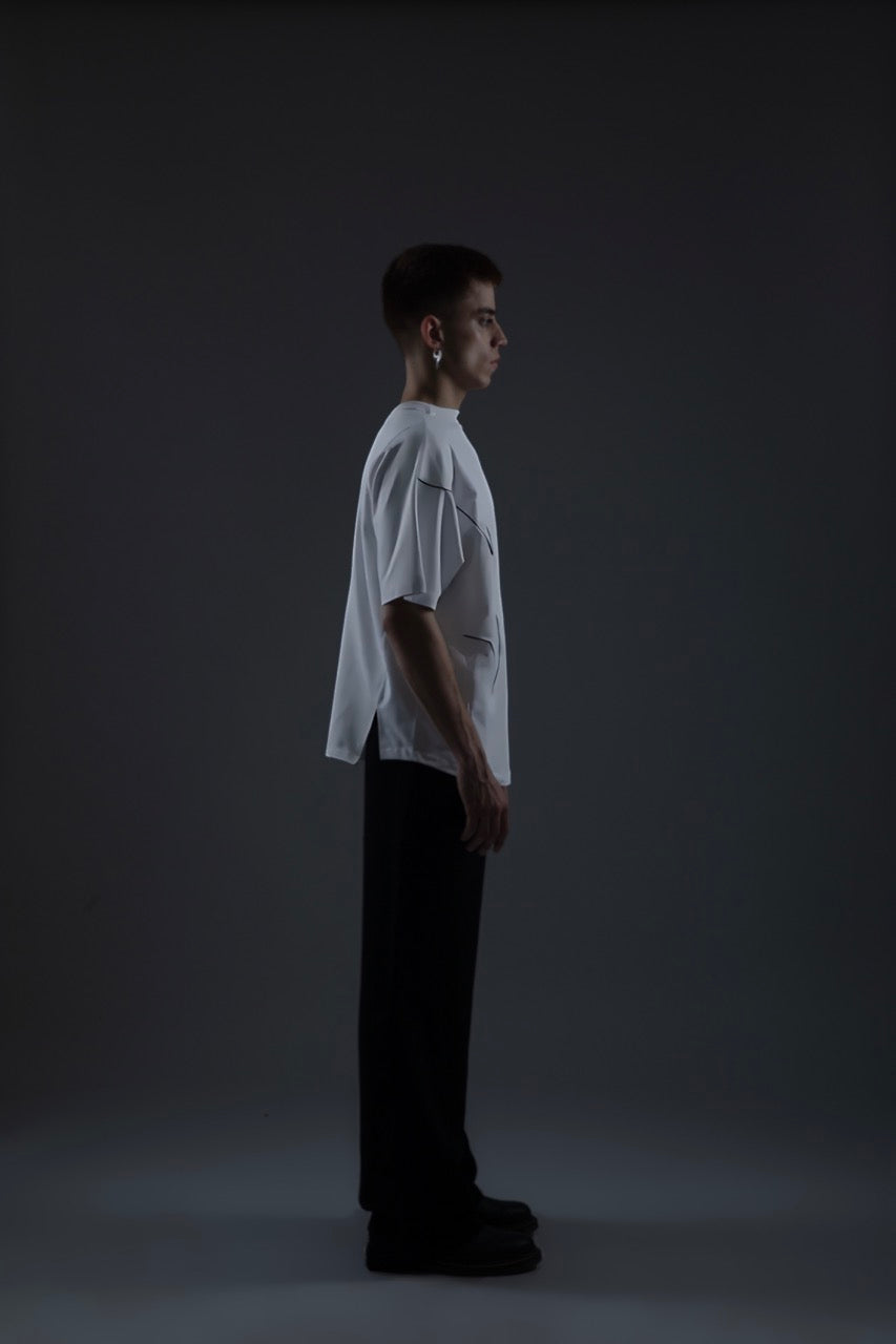 WHITE MONO PIPED TEE