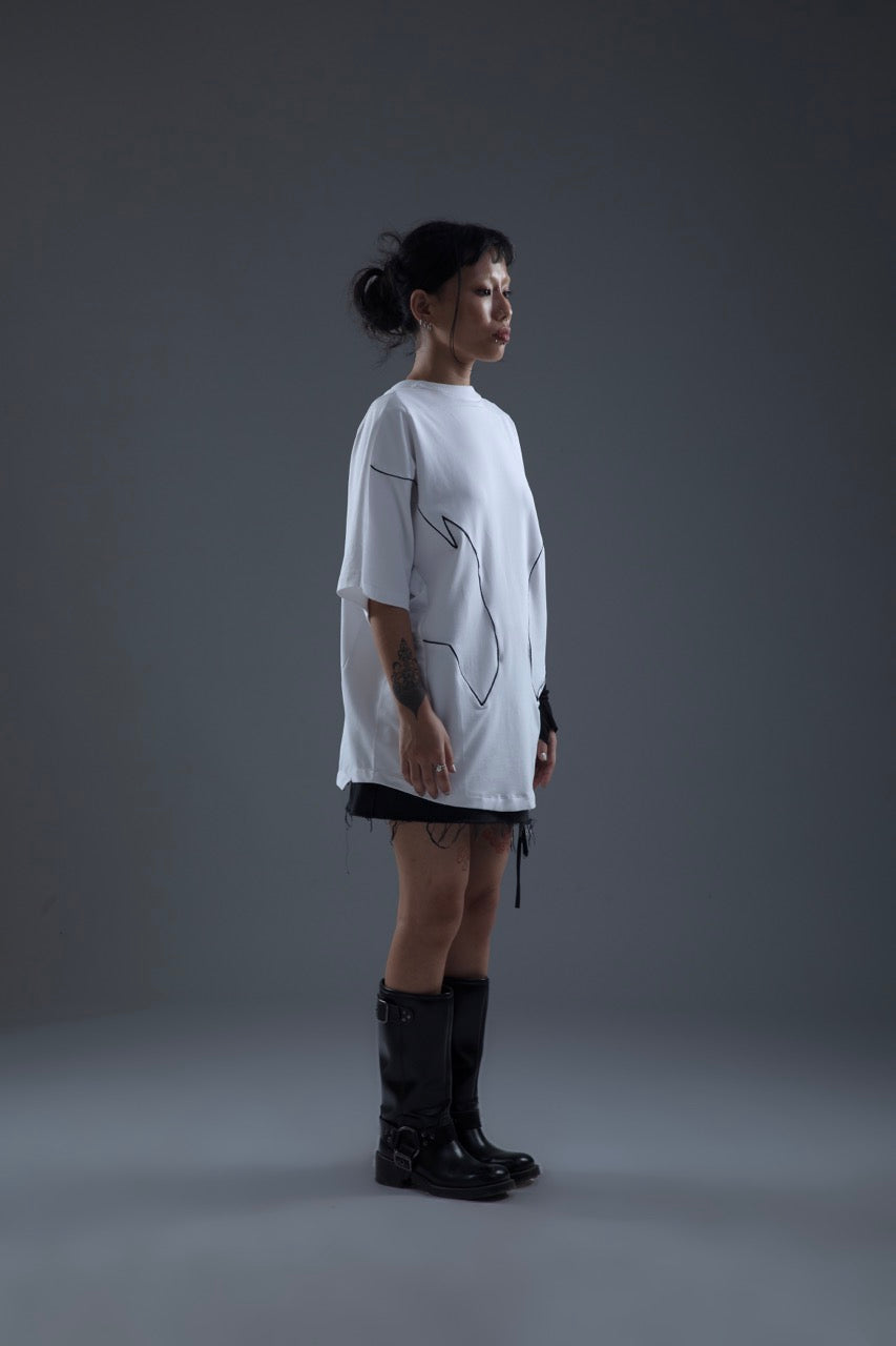 WHITE MONO PIPED TEE