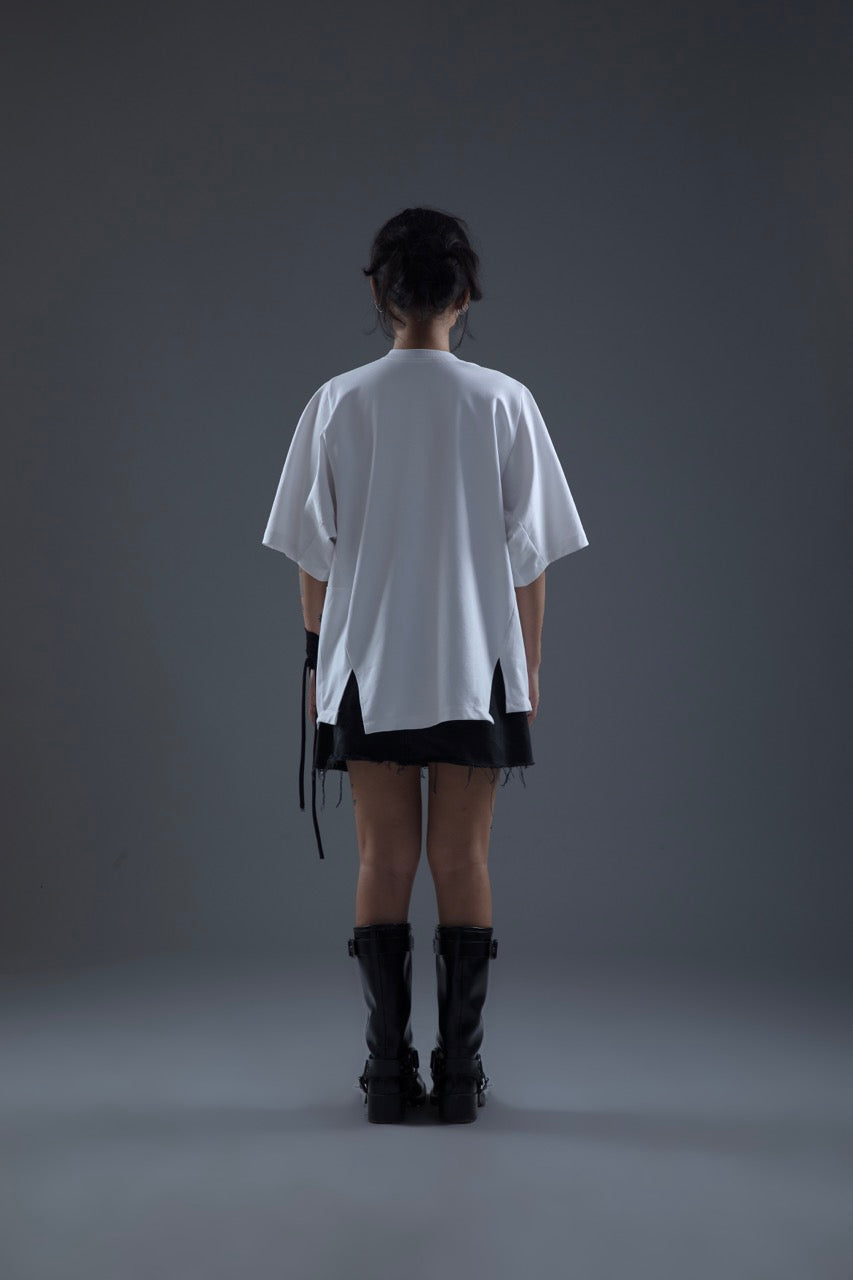 WHITE MONO PIPED TEE