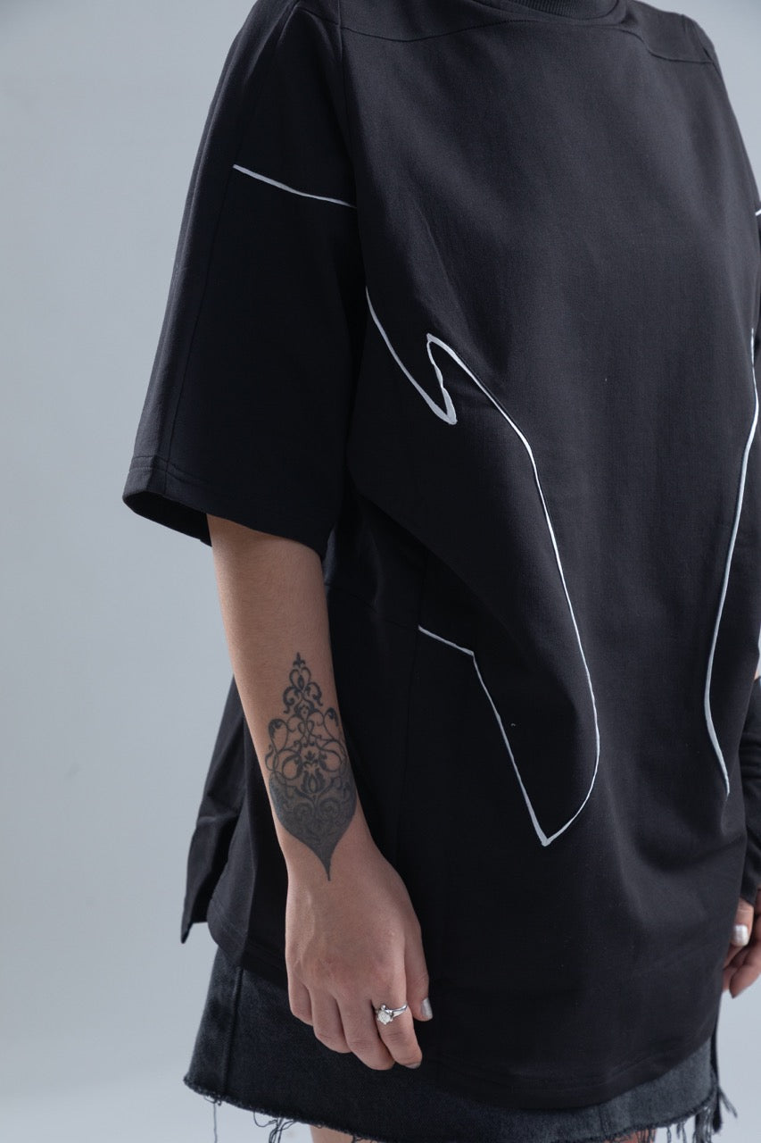 Black mono piped tee