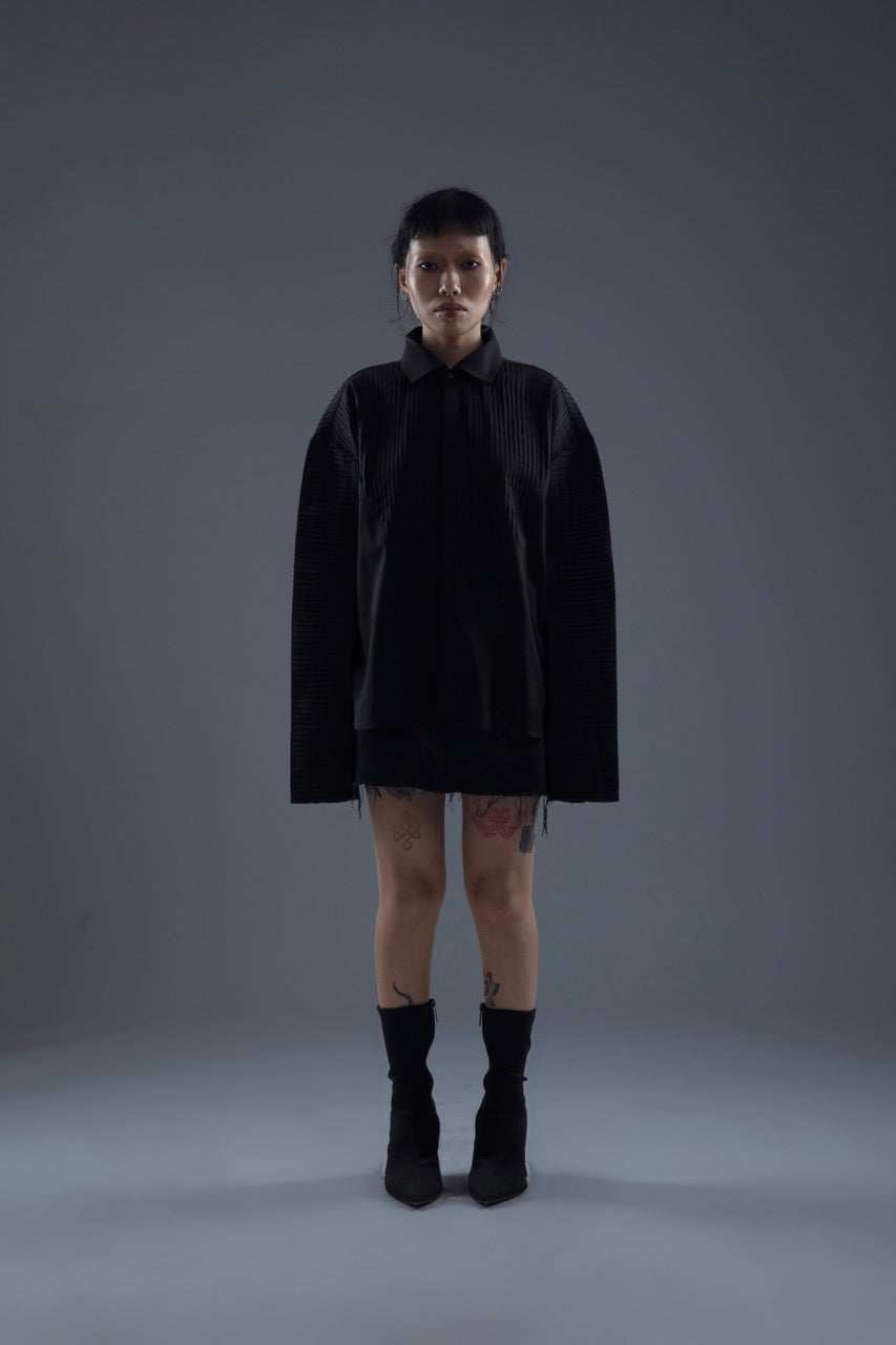 BLACK PLEATED SHIRT