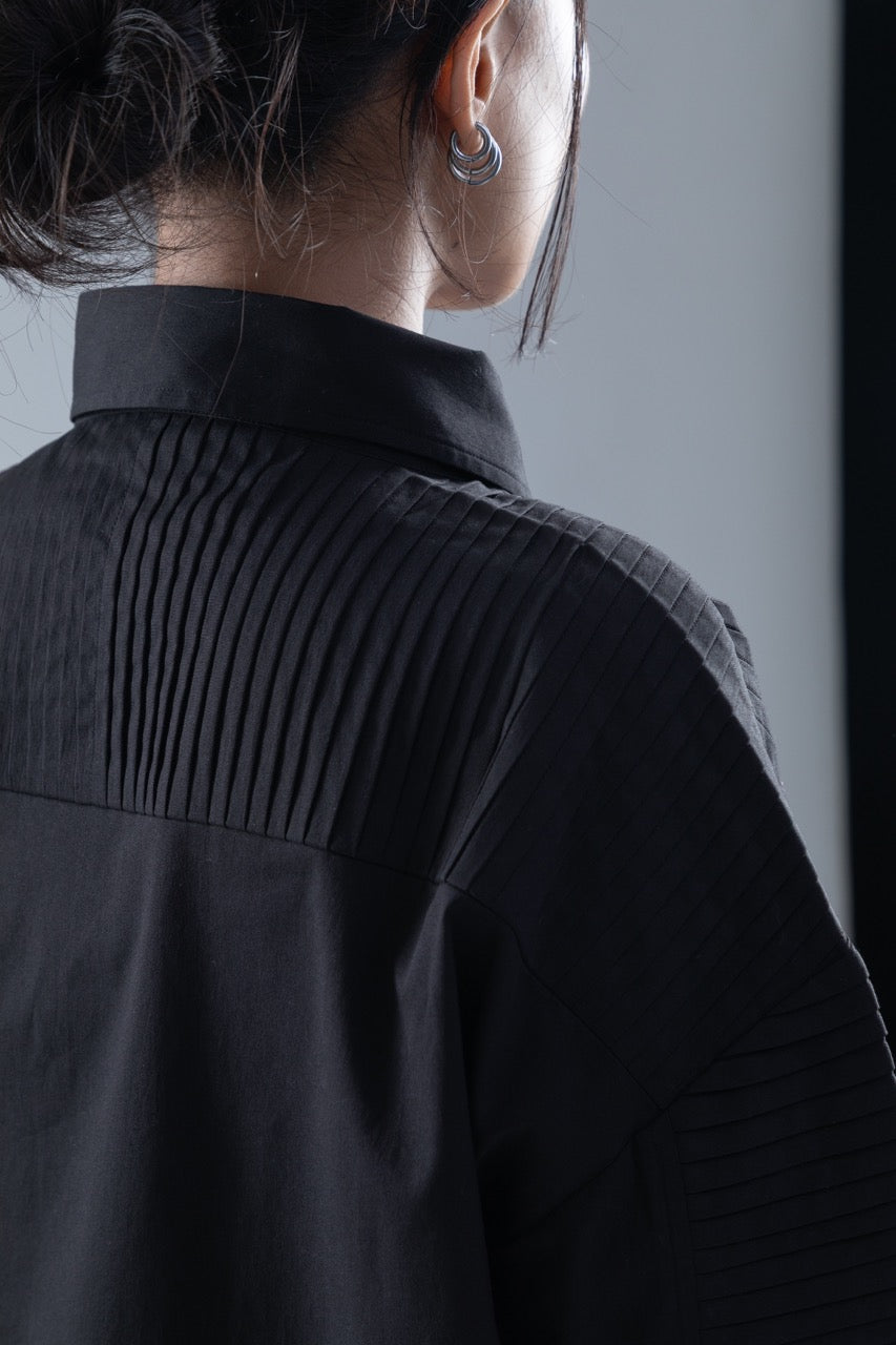 BLACK PLEATED SHIRT