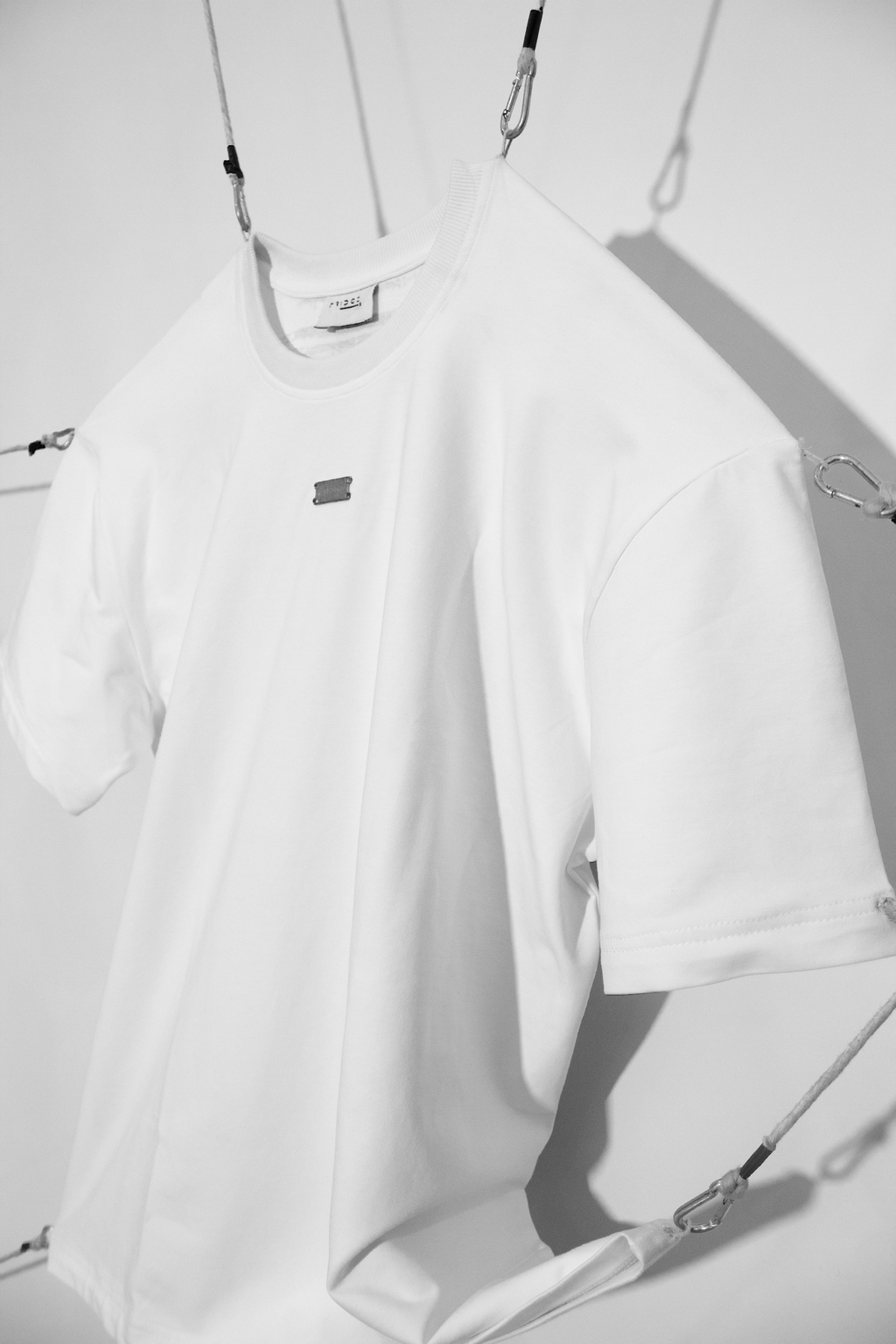 3 DOTS TEE